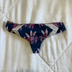 SIZE SMALL ACACIA BOTTOMS